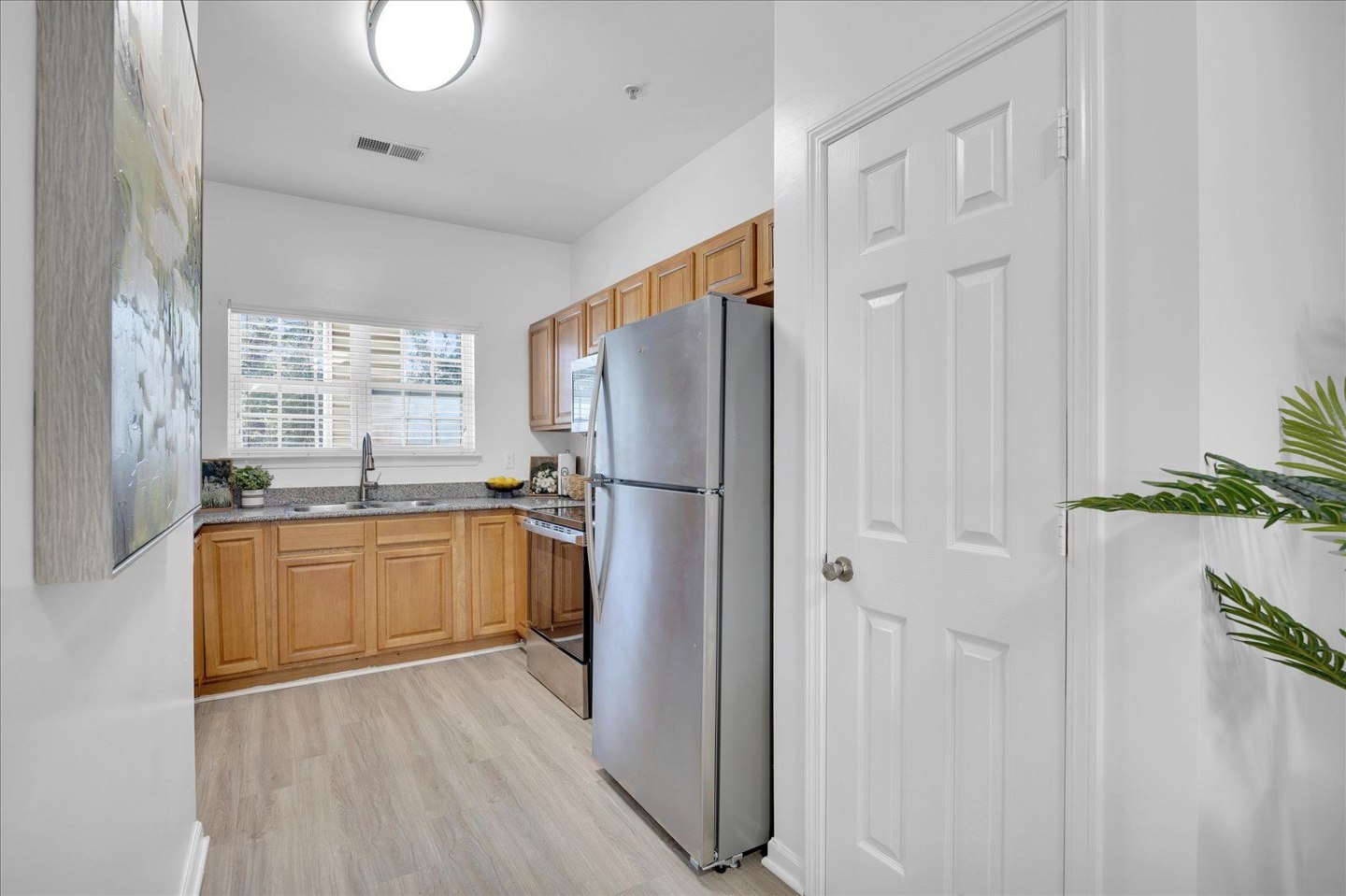 Flats at Leland Image 48