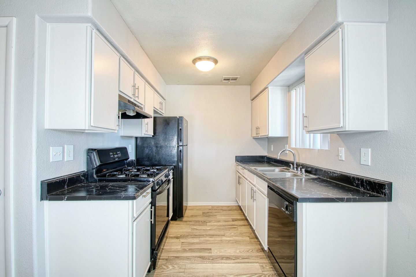 Aero Townhomes Image 12