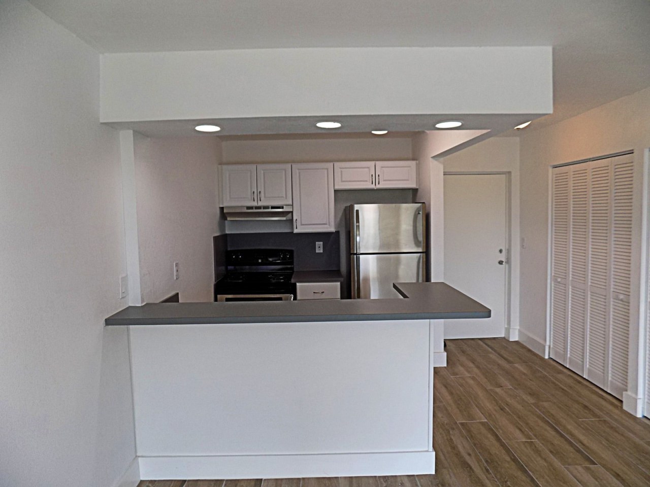 Miami Shores Luxury Apartments Image 23