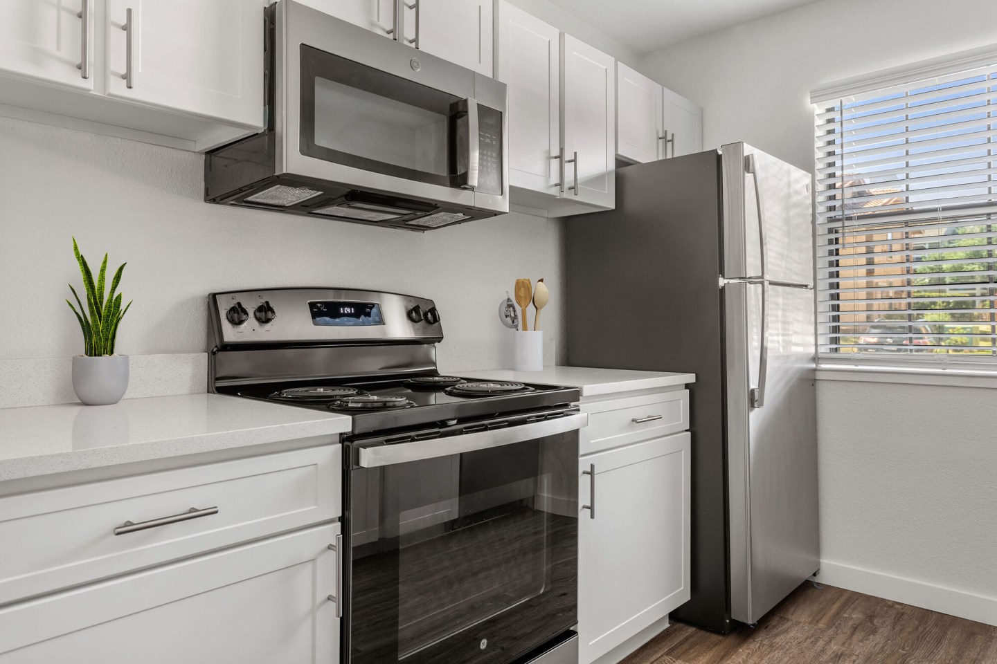 Calloway at Las Colinas Apartment Homes Image 1