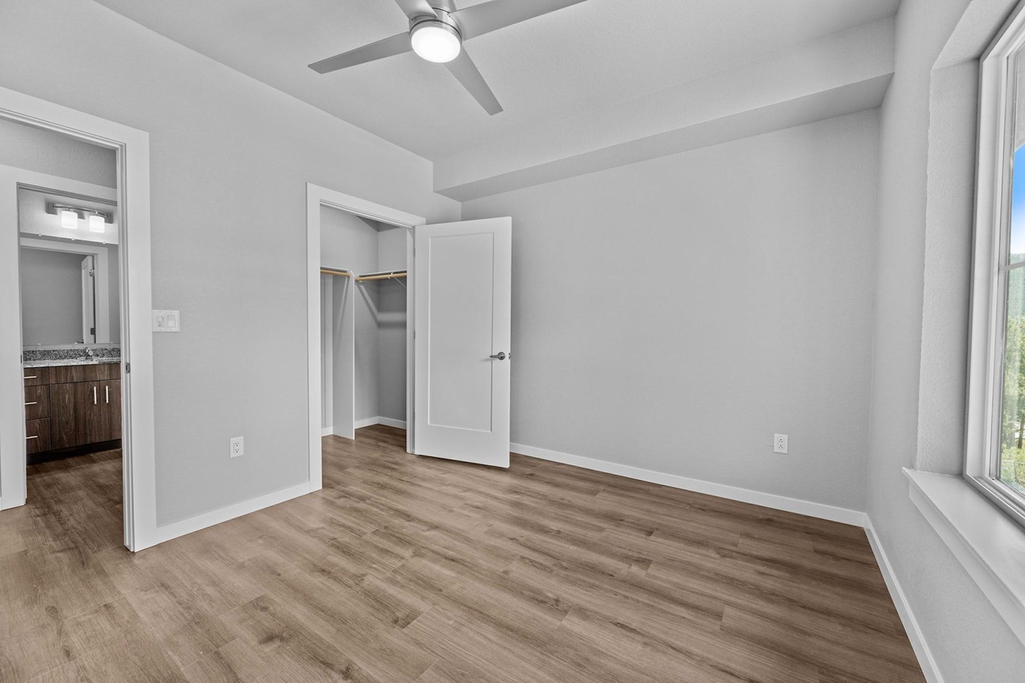 Prospector Apartments Image 43