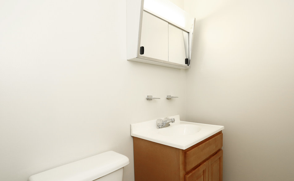 Willowcrest Apartments Image 24