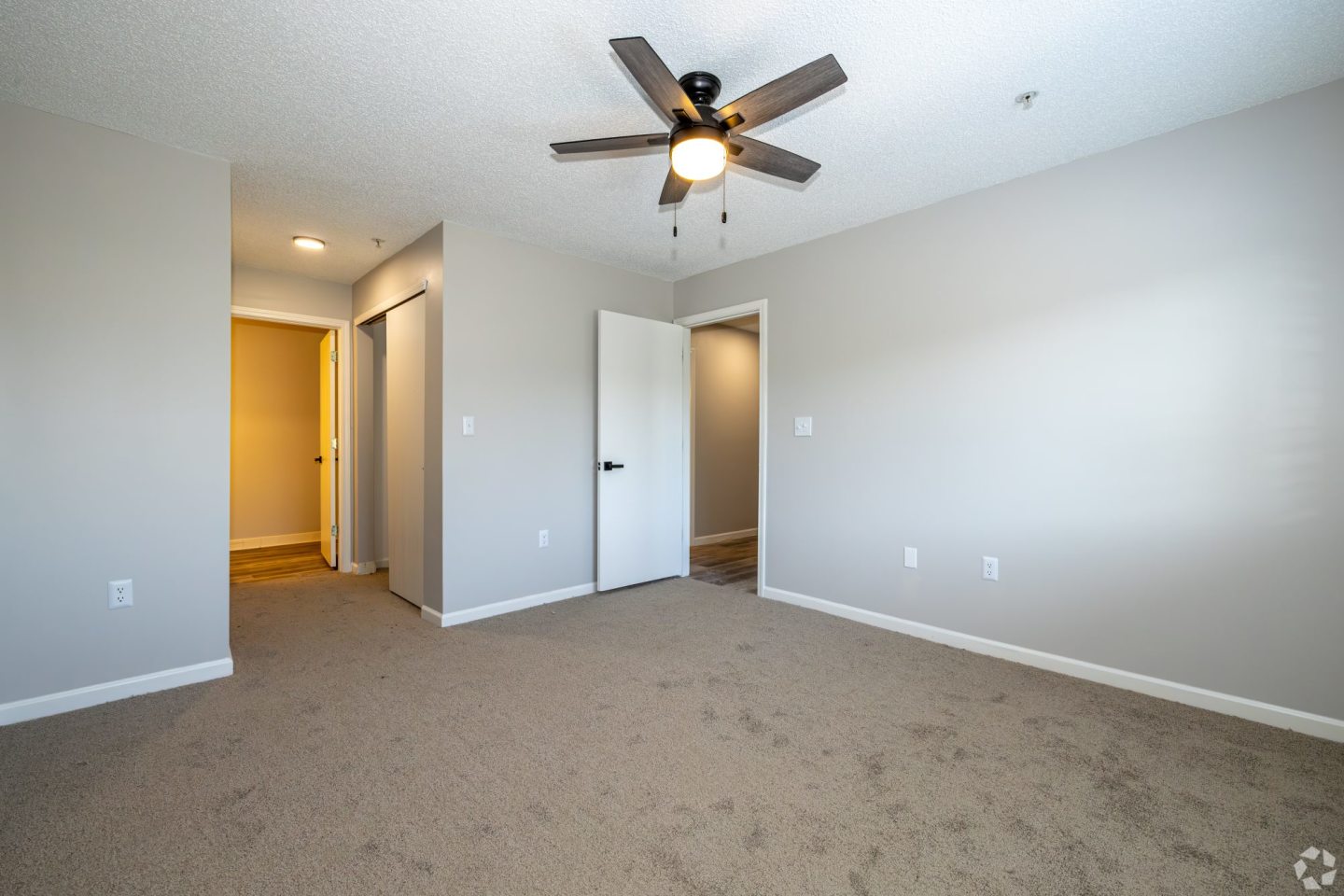 The Landings at Steele Creek Apartments Image 19