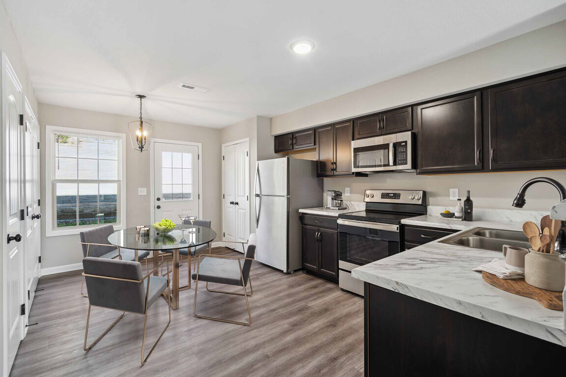 Center Pointe Townhomes Image 6