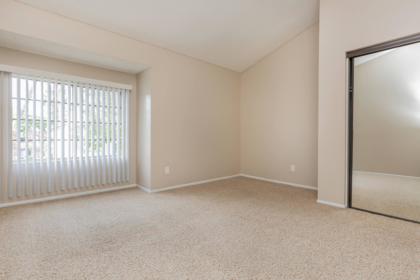 Oak Tree Court Image 25