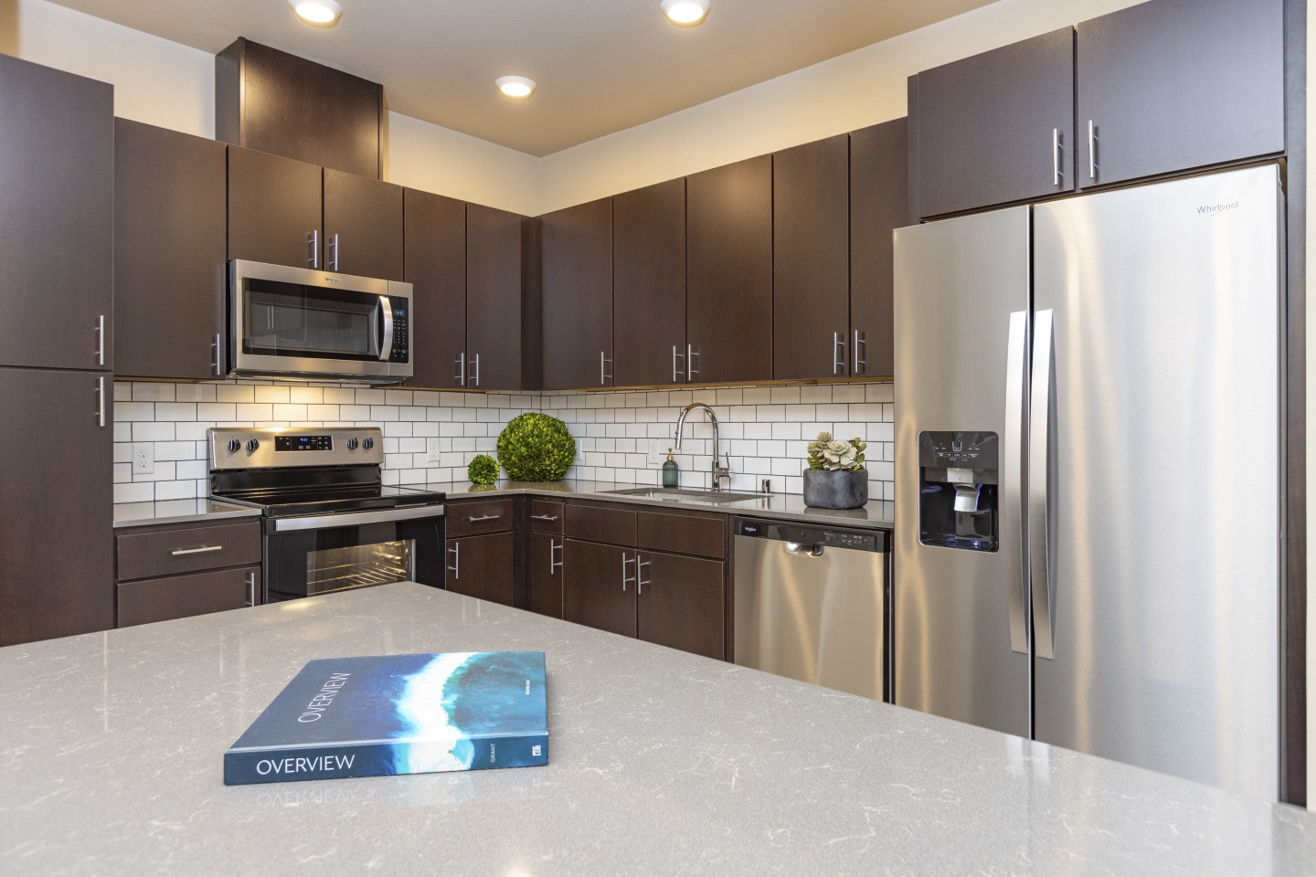 Anchor 532 Luxury Apartments Image 6