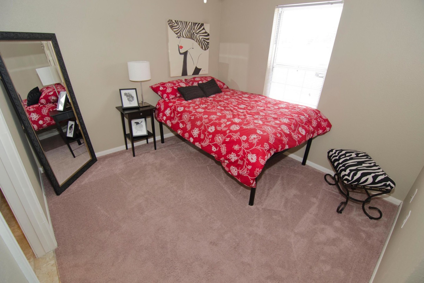 College Towne Apartments Image 9
