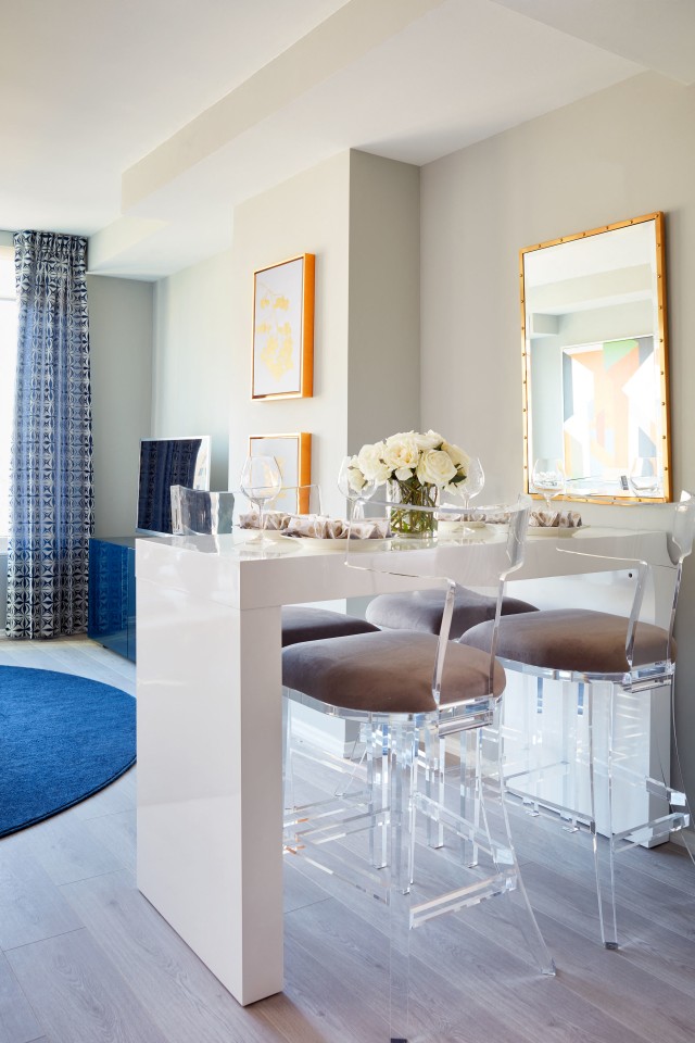 1221 Van Image 14