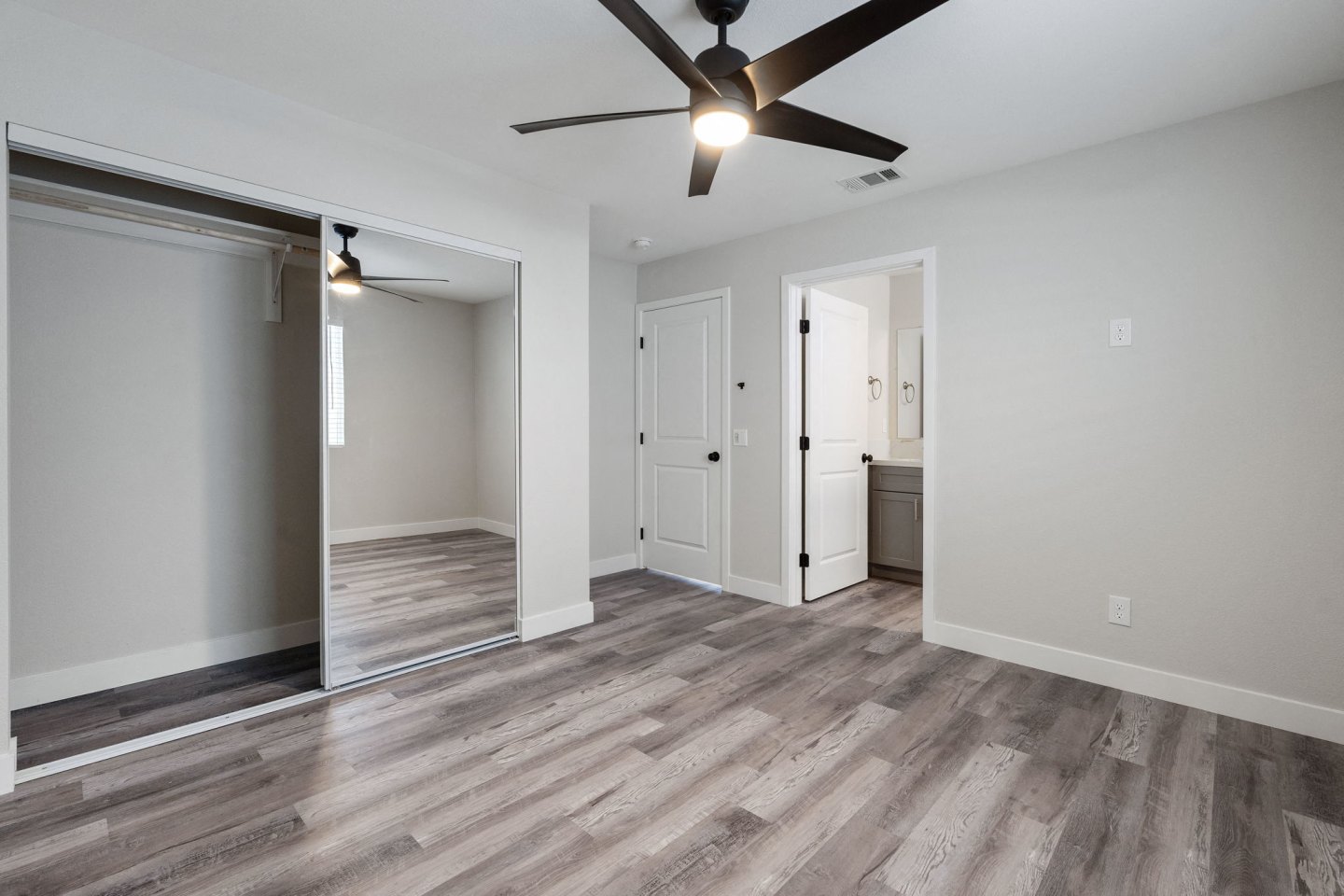 311 Apartment Homes Image 9