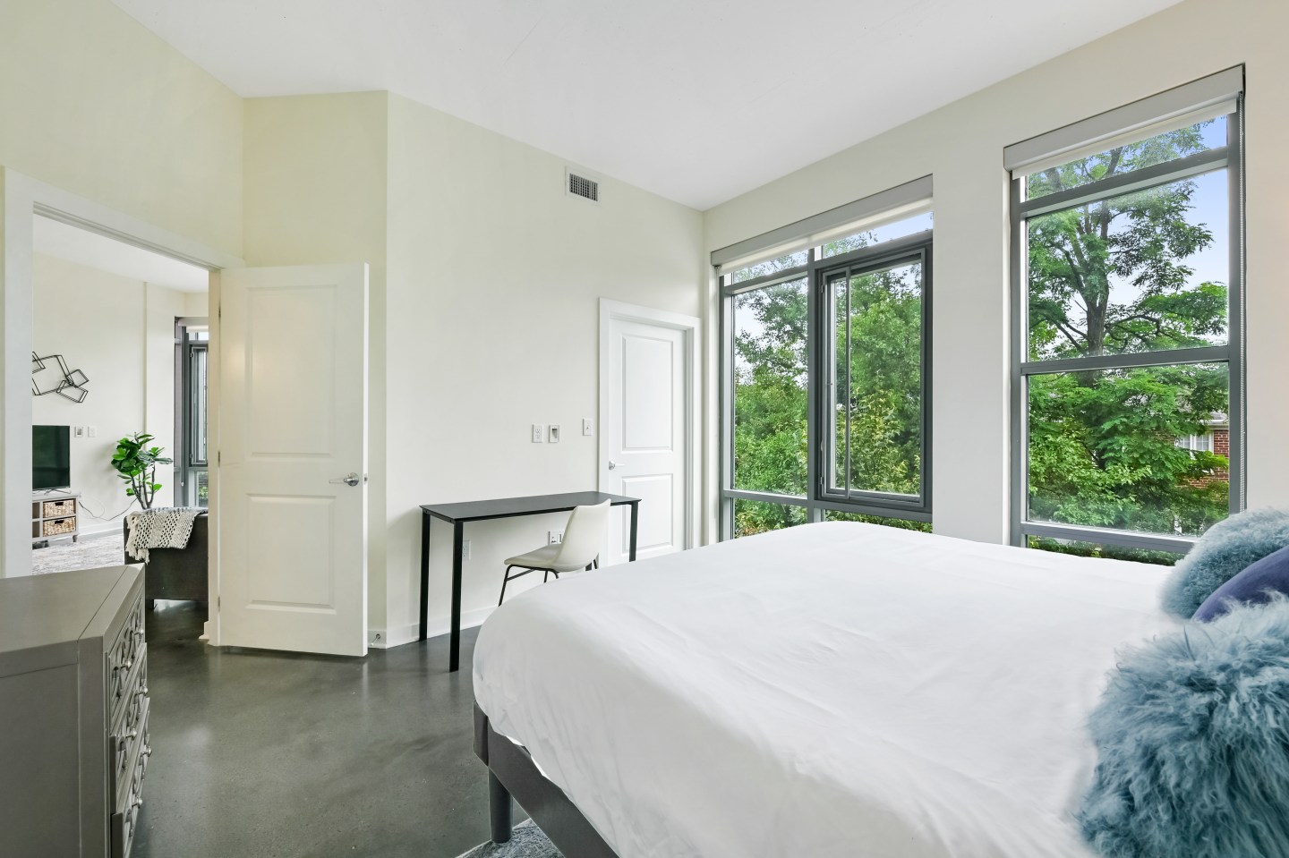 DelRay Tower Image 7