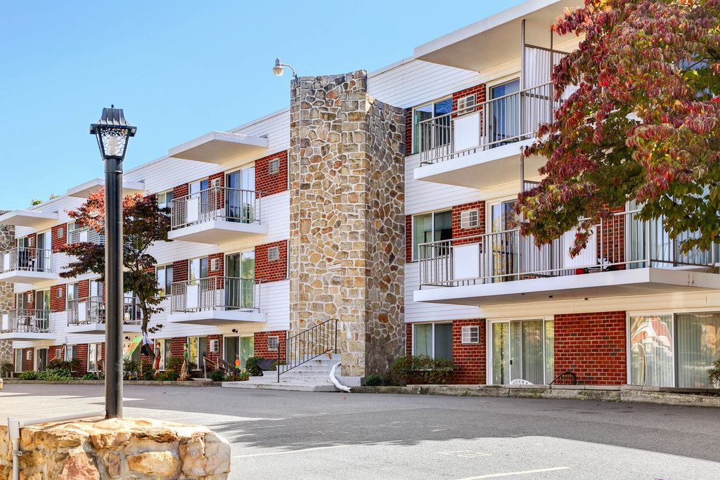Washington Court Image 2