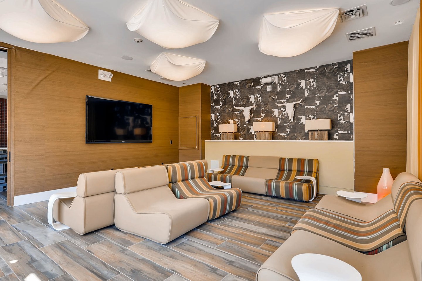 Parker Hilltop  Apartments Image 16