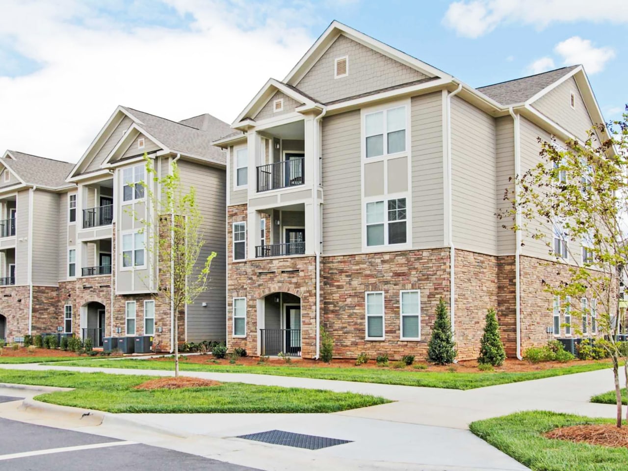 Legacy 521 Apartments Image 3