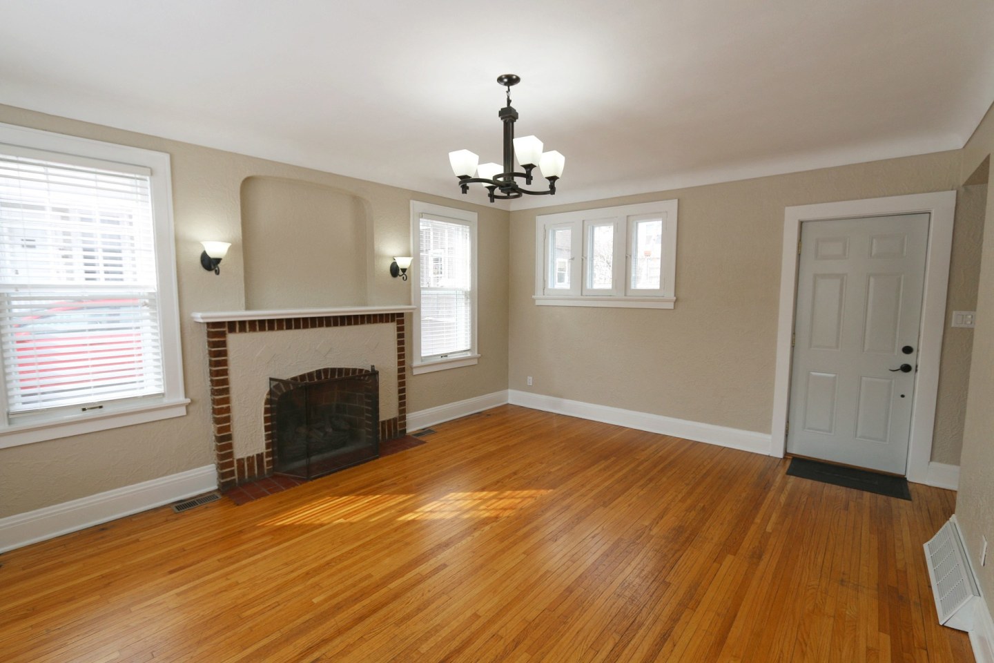 929 Summit Image 42