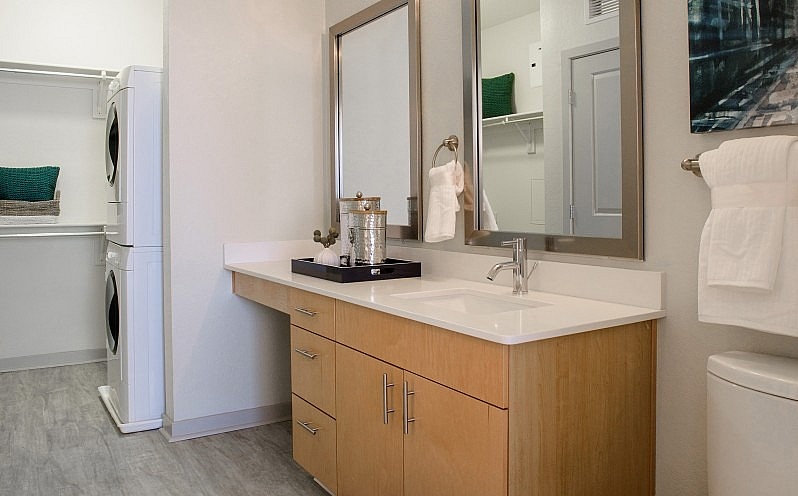 LoHi Gold Apartments Image 6