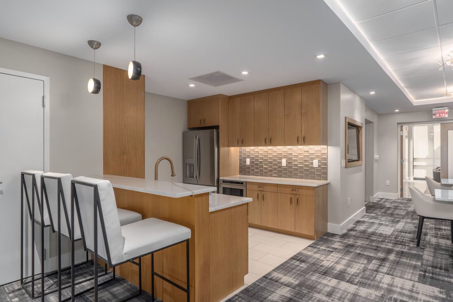 Plaza Apartments Image 2