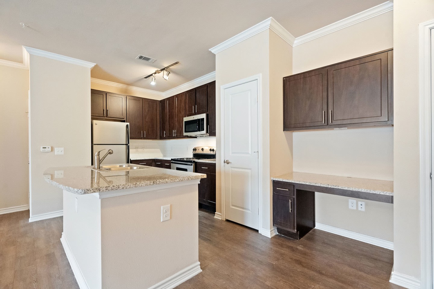 Residence at Midland Image 24