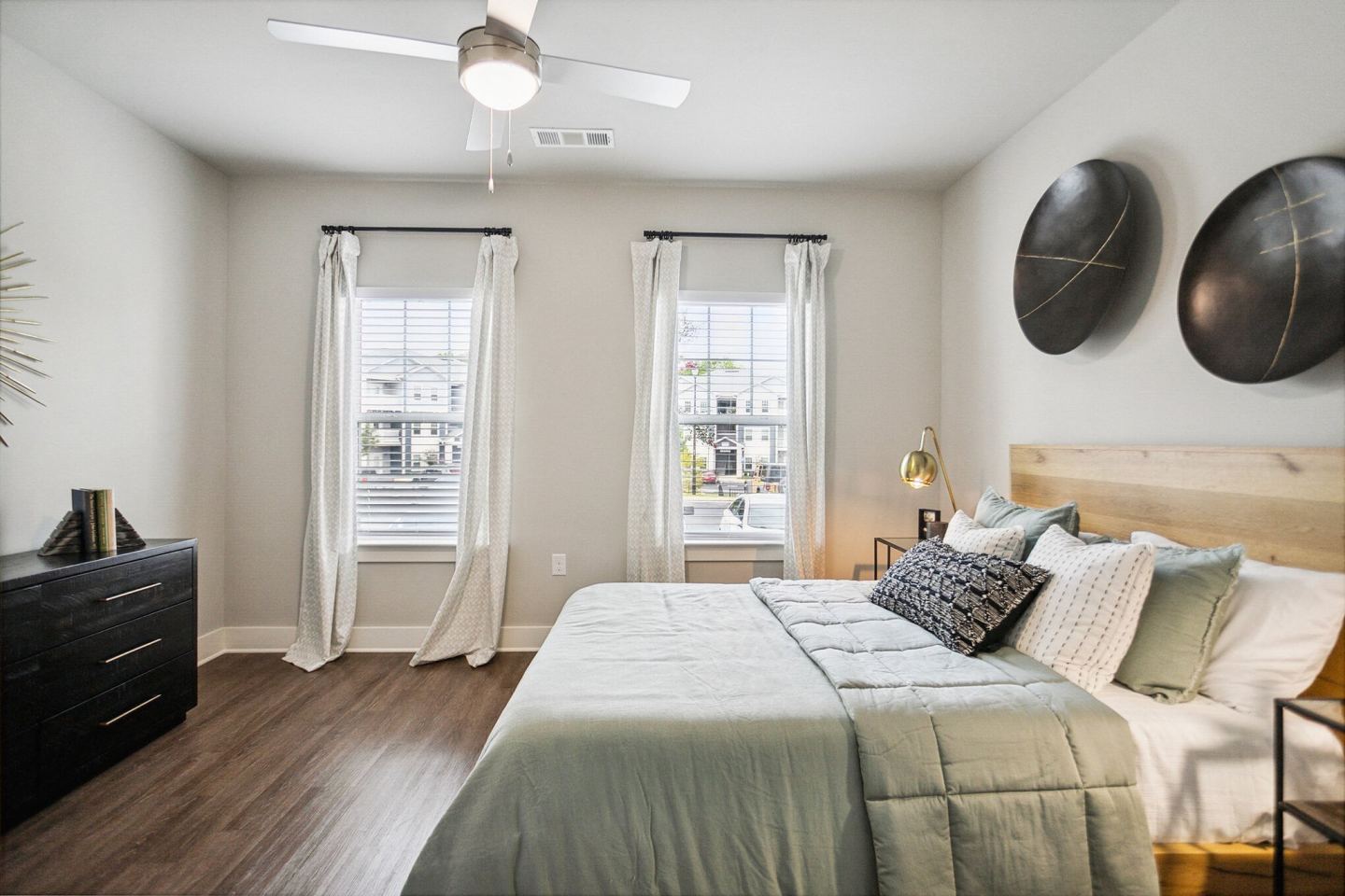 53 West Luxury Apartments Image 55