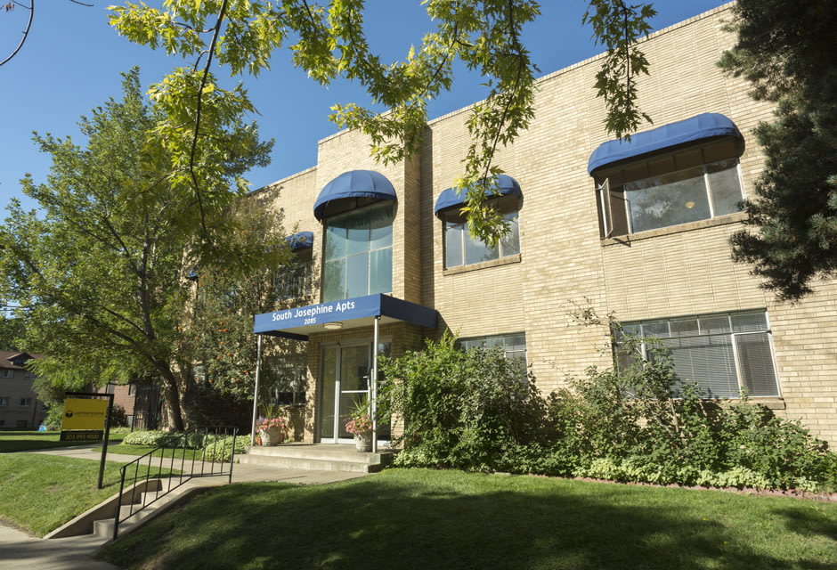 South Josephine Apartments Image 8