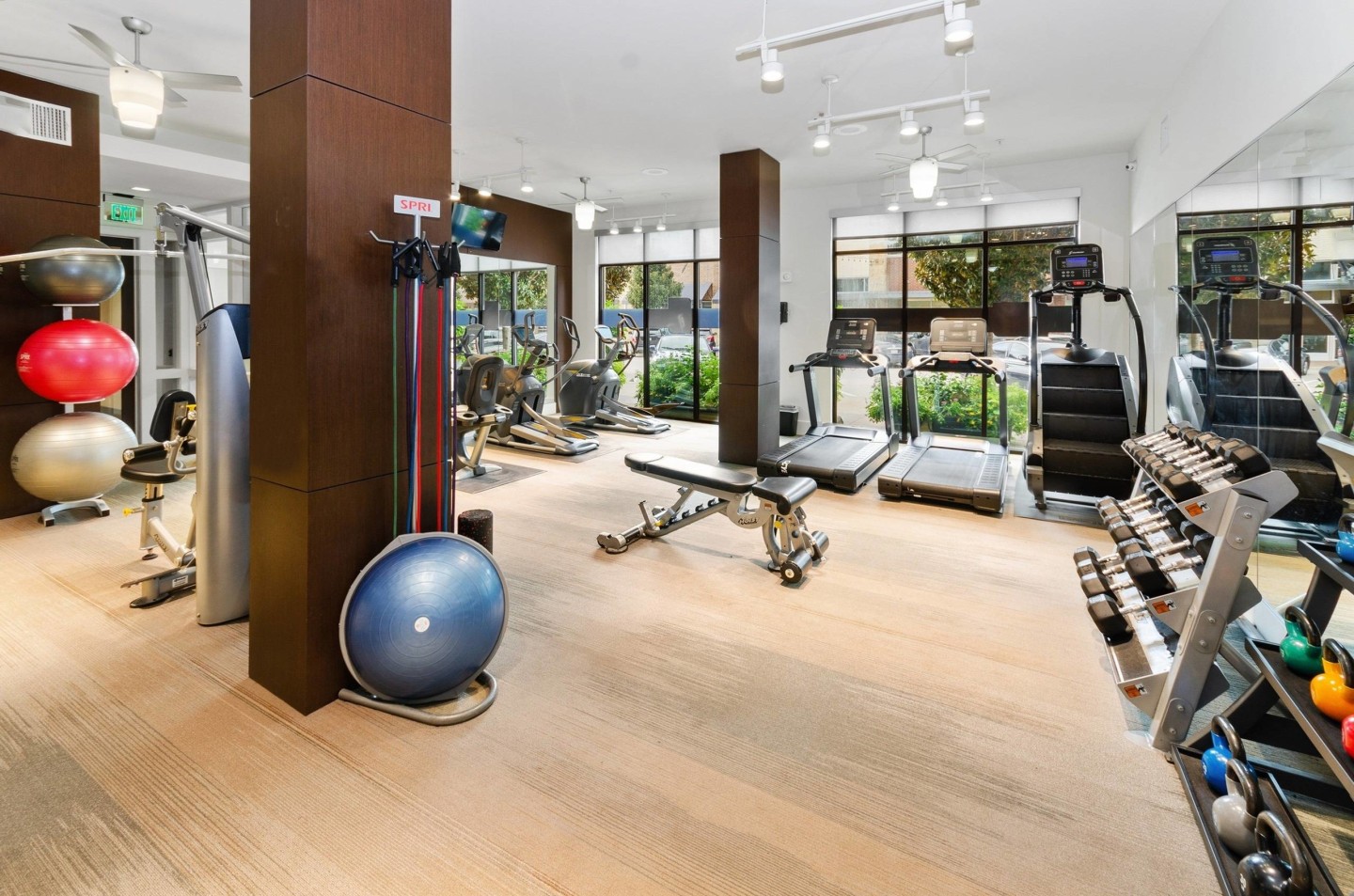 AMLI West Plano Image 16