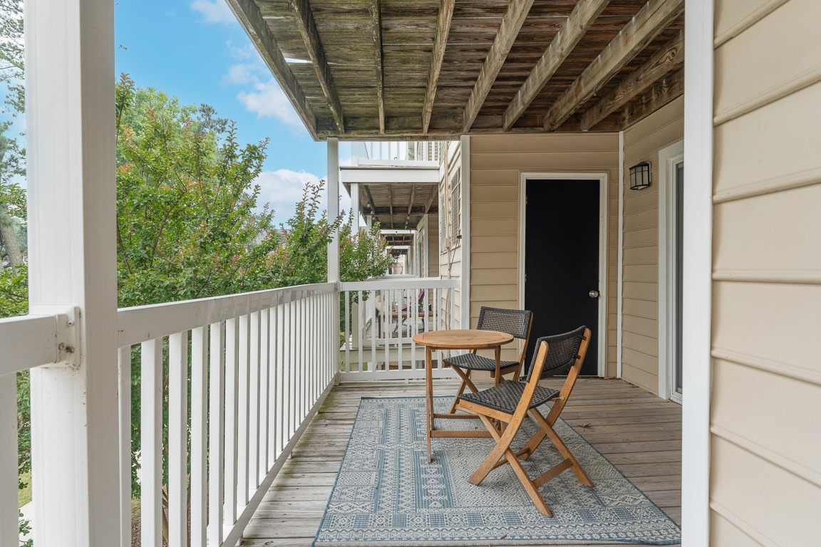 Linkhorn Bay Apartments Image 24