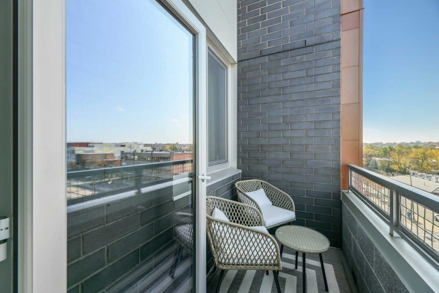 Link Apartments H Street Image 8