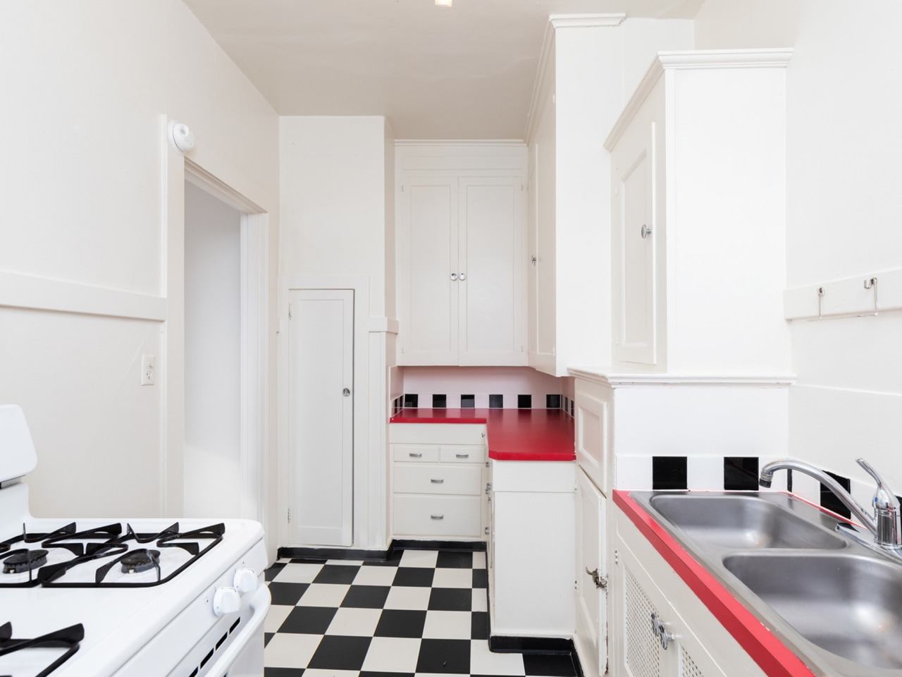Highland Court Image 10