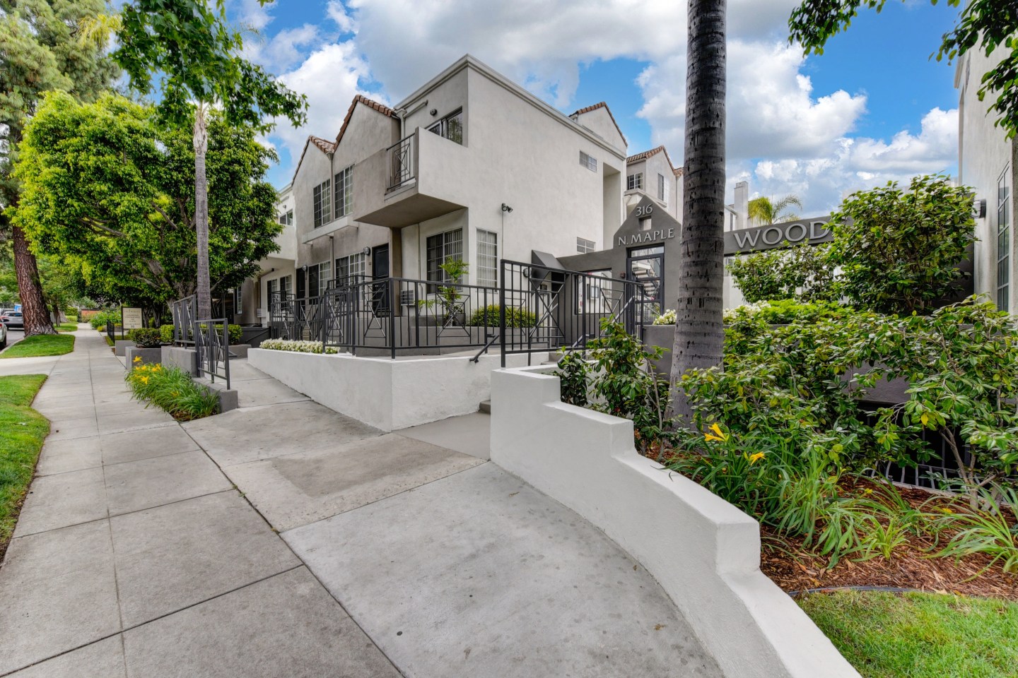 The Woods at Toluca Lake Image 37