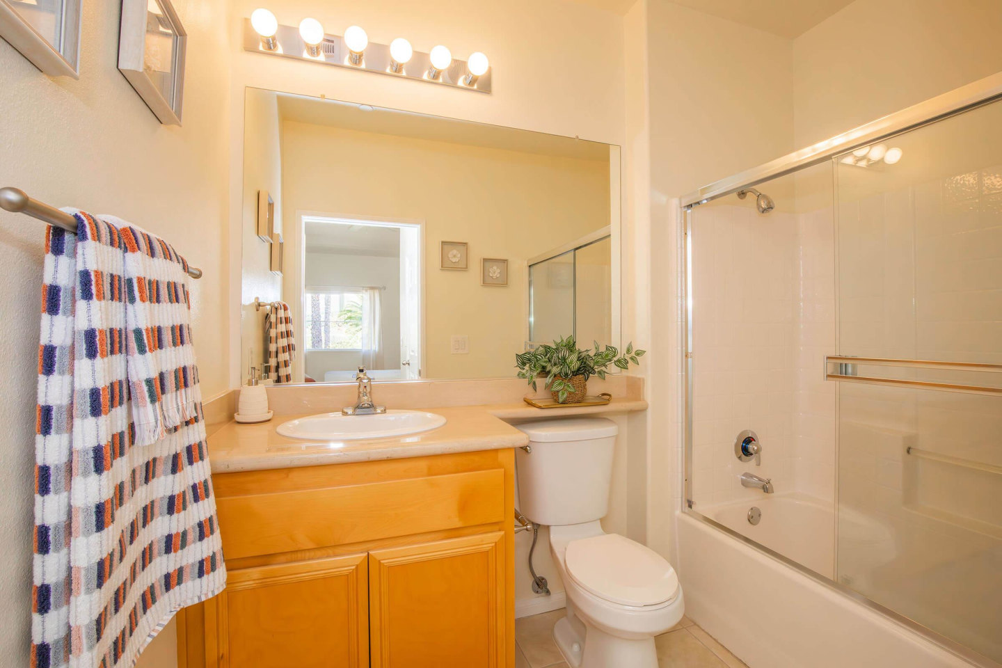 Colony Townhomes Image 132