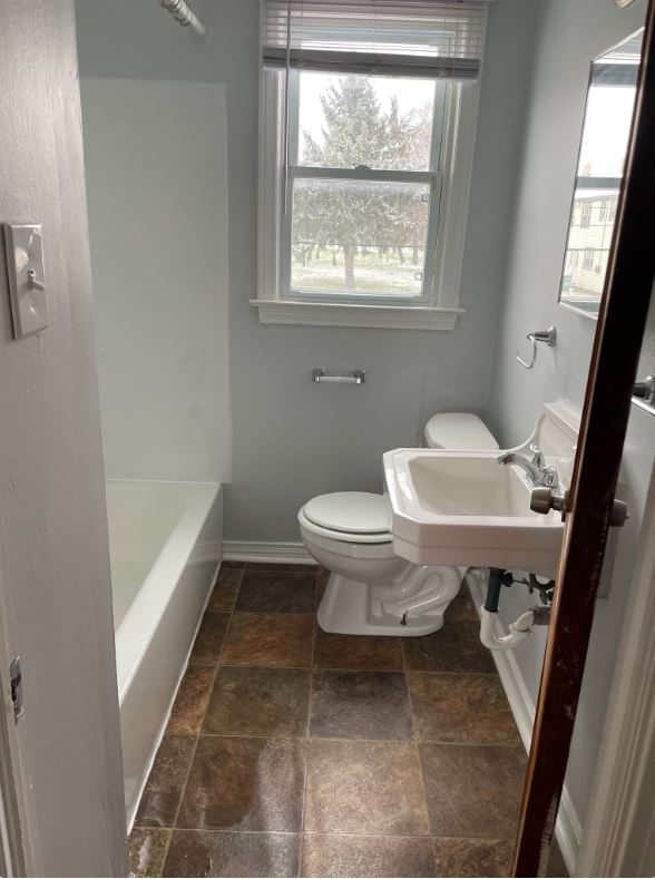 844 Richmond Ave Image 12
