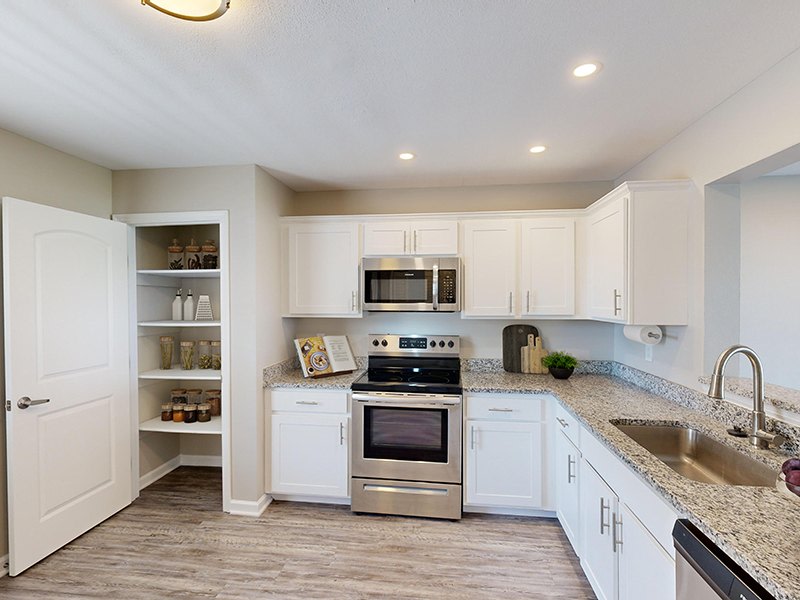 Fairfield Lakes Townhouses Image 2