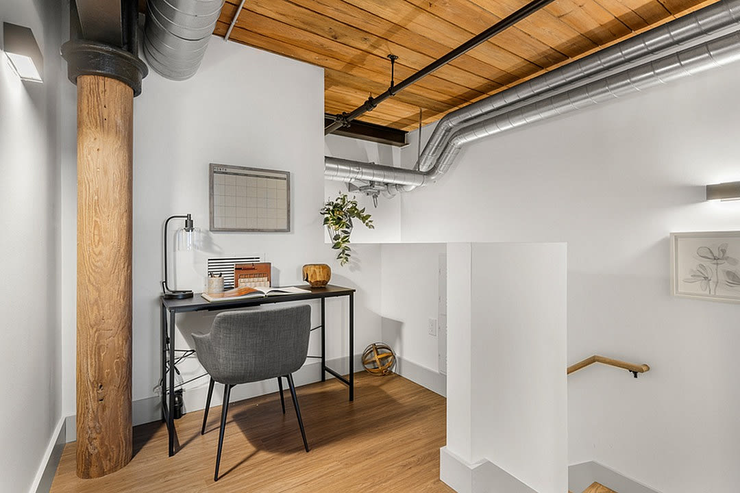 Riverwalk Lofts Image 23