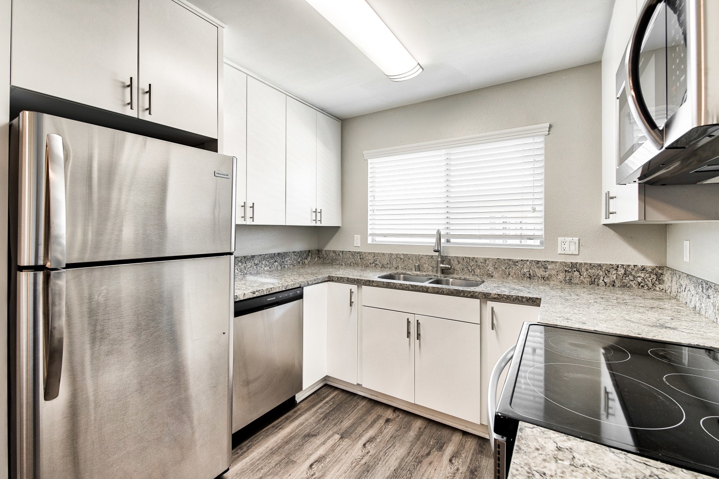 Monterey Apartments Image 11