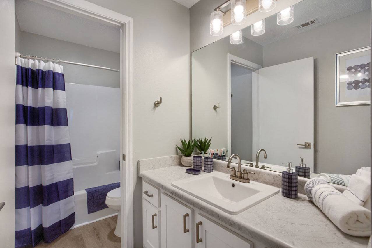 Emerald Shores Image 11