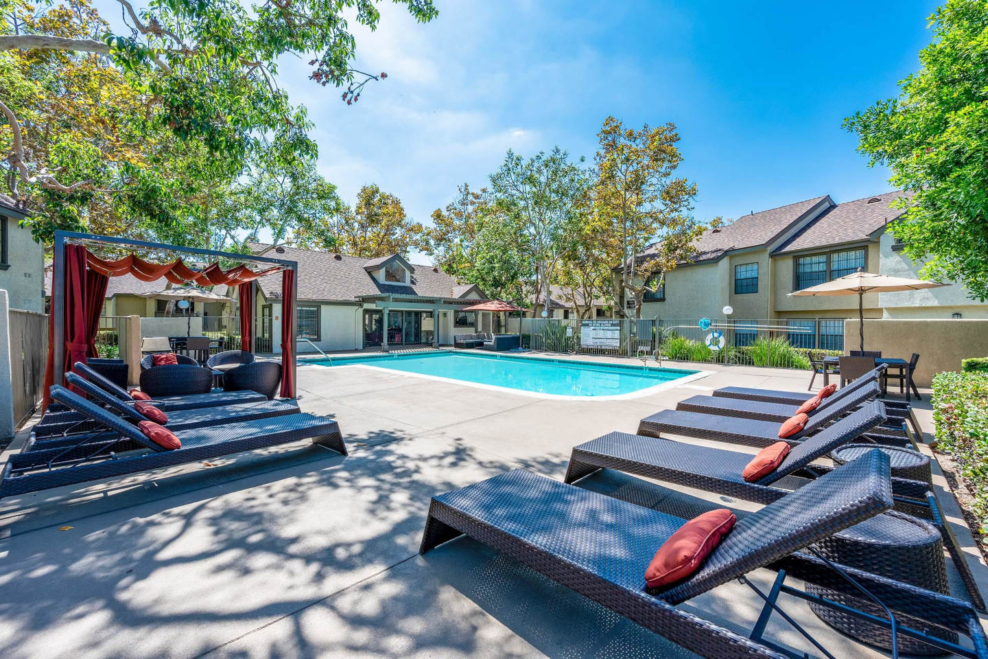 Oak Tree Court Image 10