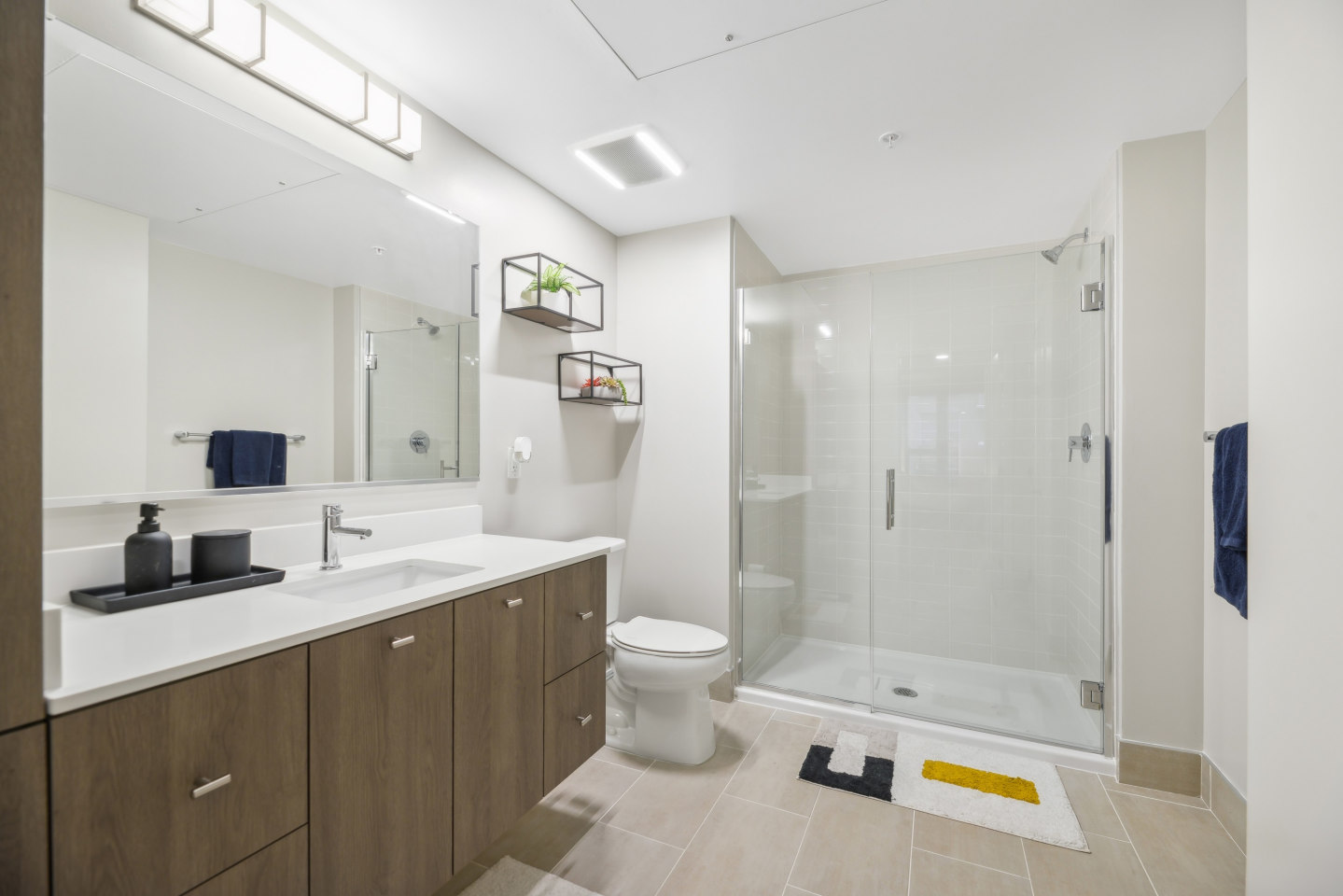 Solaire 8200 Dixon Image 17
