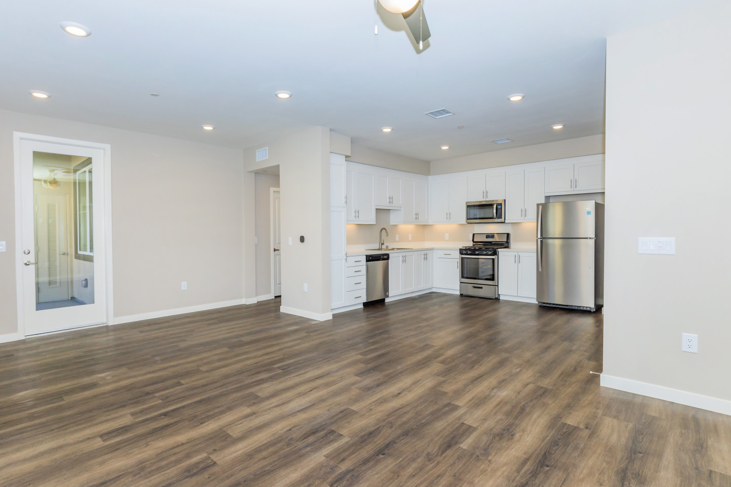Los Alamitos Luxury Apartments Image 50