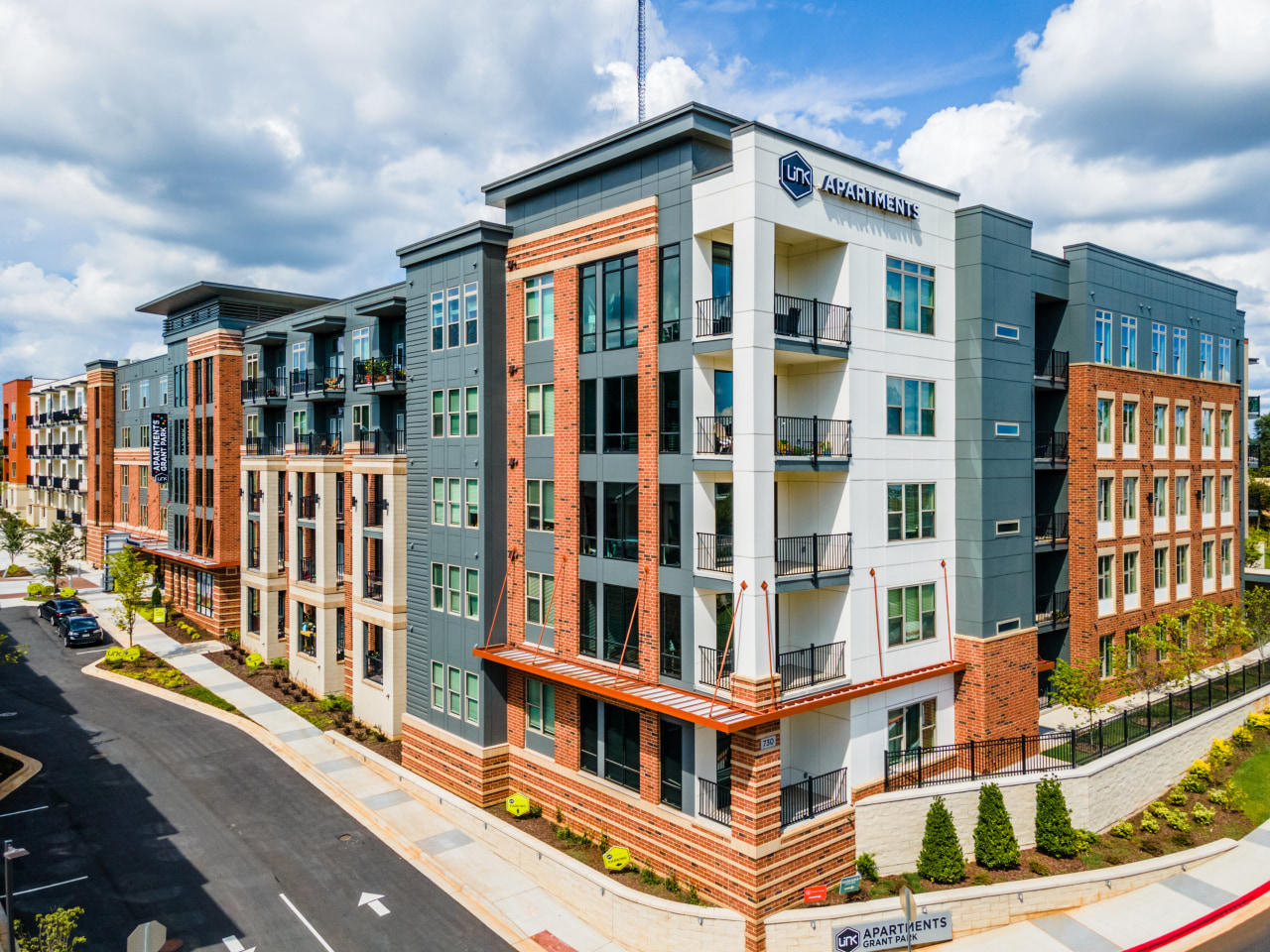 Link Apartments Grant Park Image 1