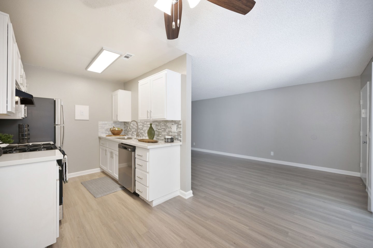 Pinewood Apartments Image 11