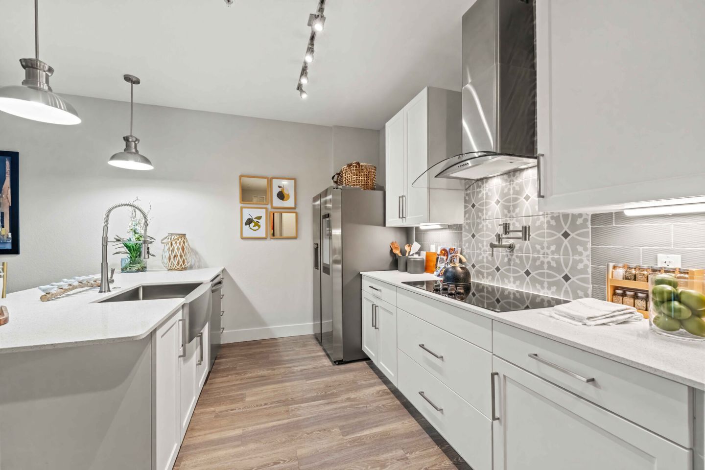 Mallory Square Apartments Image 16