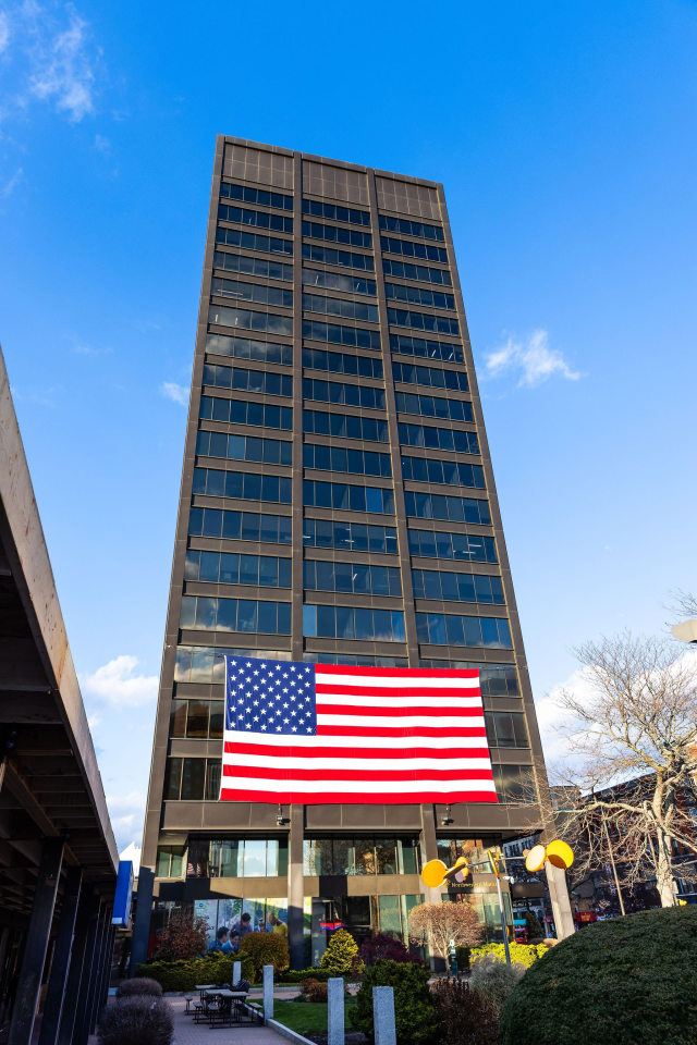 The Residence at 1000 Elm Image 3