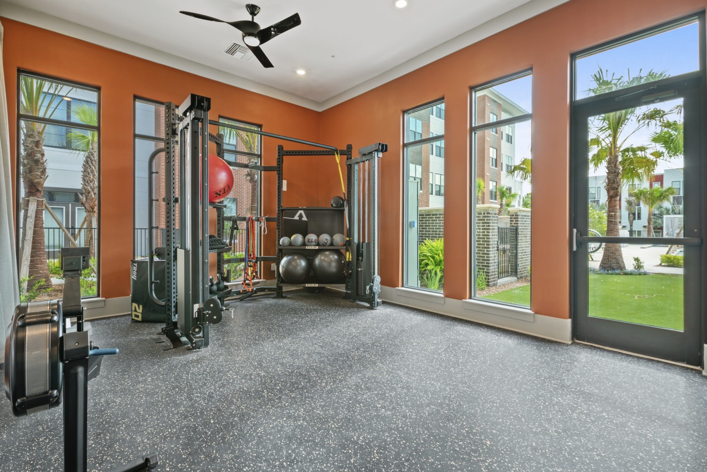 Mirrorton Apartments Image 16