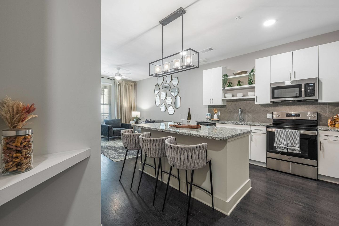 Capital Collective Luxury Apartments Image 6