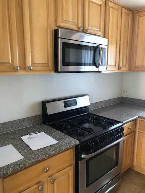 1131 E Wilson Image 6