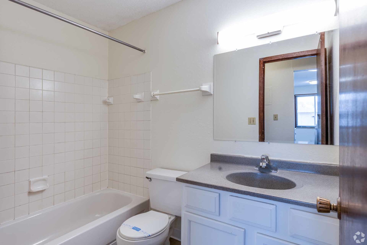 Van Dyke Apartments Image 5