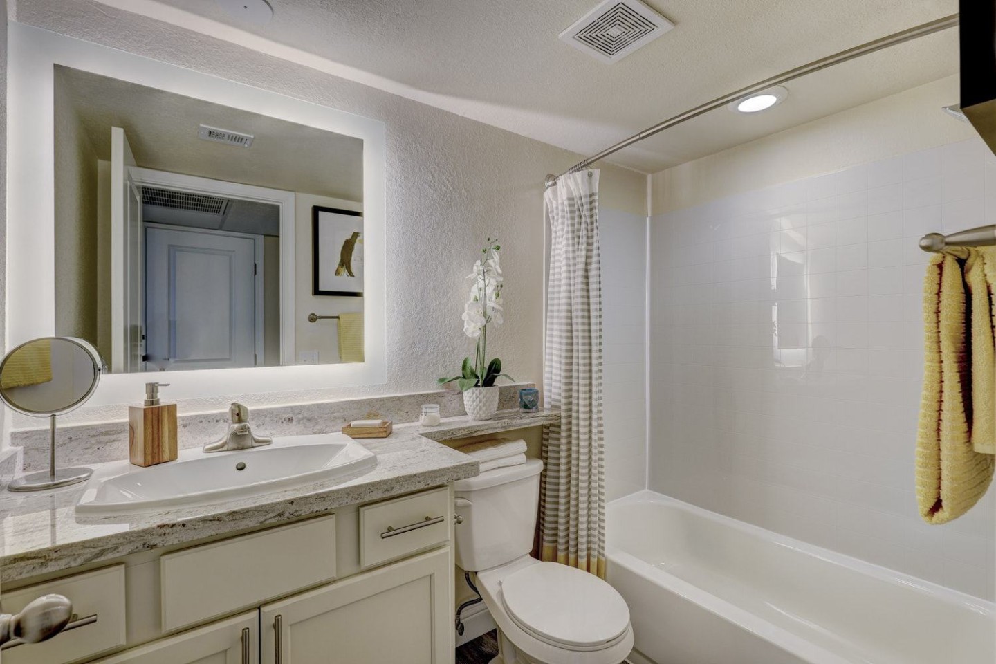 Indigo Apartment Homes Image 12