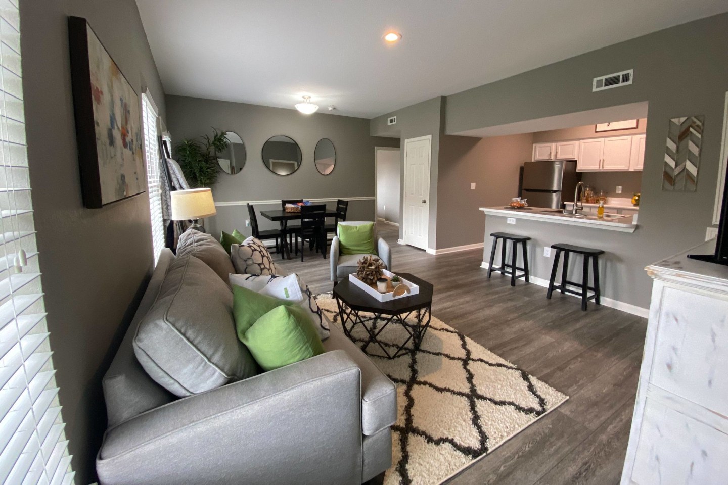 Harbin Pointe Apartment Homes Image 2