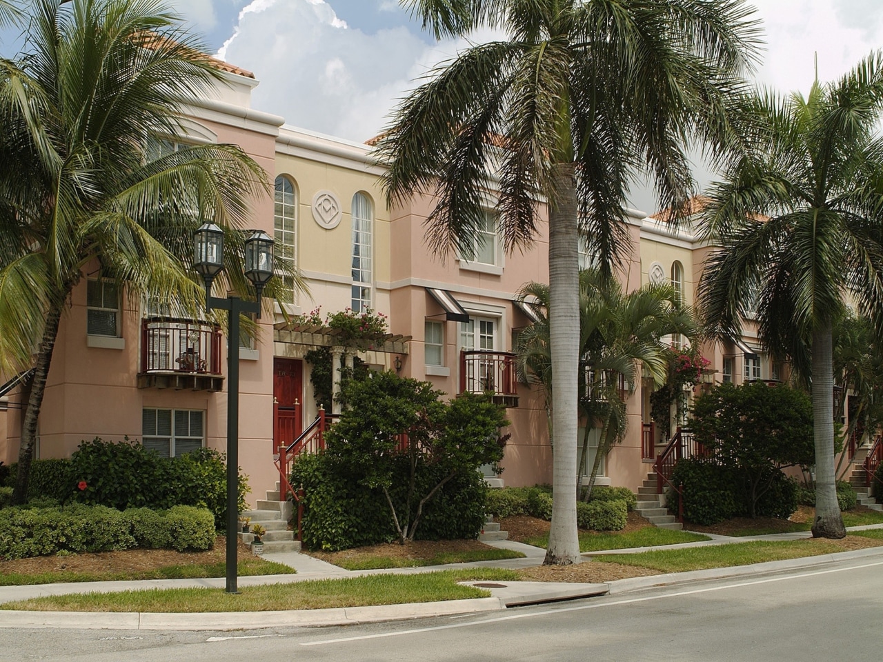 Mizner Park Apartments Image 2
