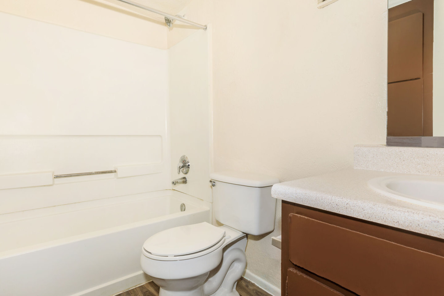 Hilltop Oaks Apartments Image 13