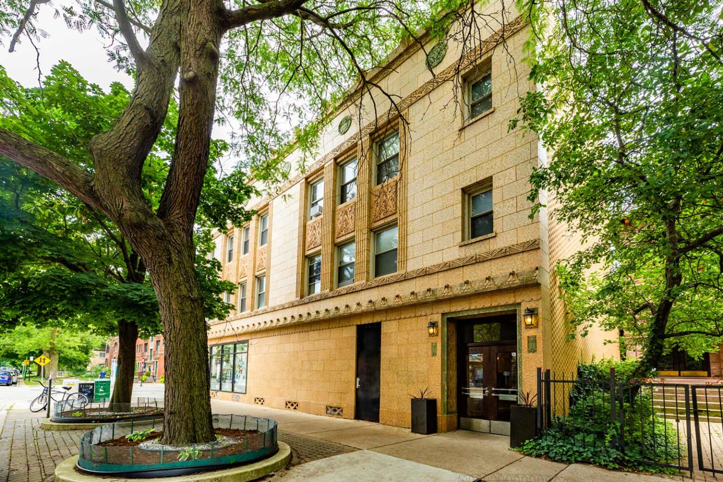 5501 S. Cornell Image 2